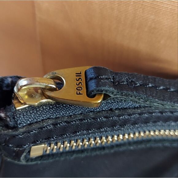 Fossil Black Leather Crossbody Multiple Zippered Compartments - Picture 7 of 10